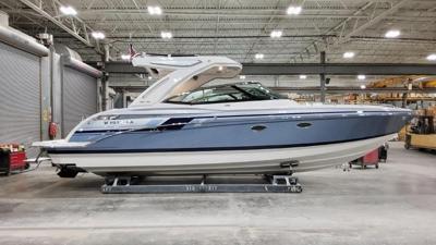 Formula 330 Crossover Bowrider I O